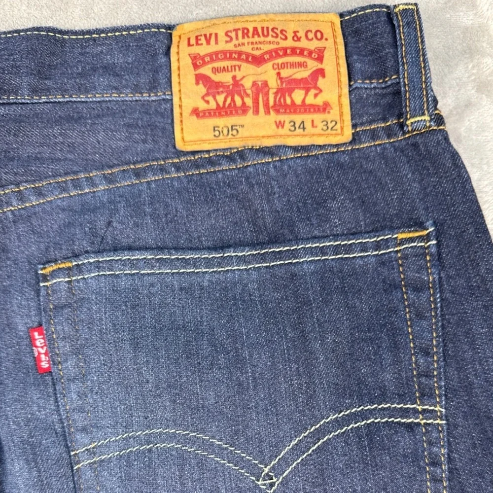 Levis 505 Regular Fit Jeans Mens 34x32 Dark Wash Indigo Straight Leg Denim